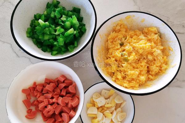 菜椒火腿蛋炒饭的做法图解3