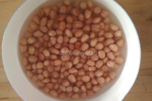 酱花生米的做法图解1