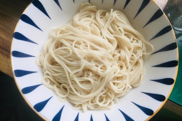 清汤牛肉面的做法图解3