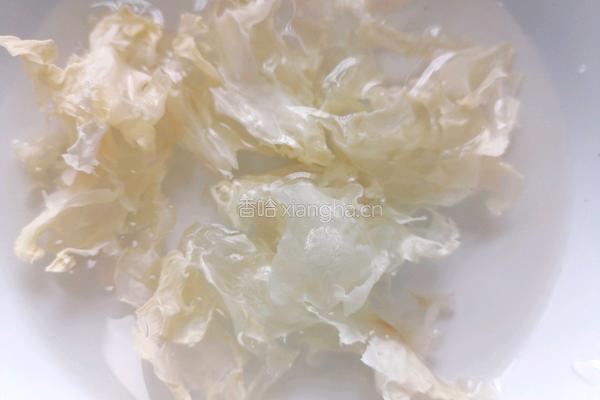 苹果银耳红枣汤的做法图解3