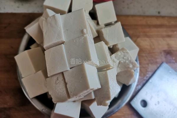 西红柿豆腐菌菇汤的做法图解3