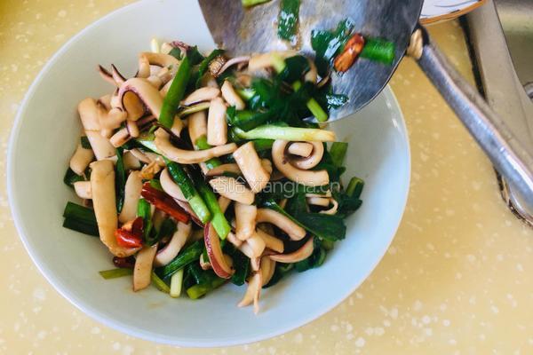 鱿鱼丝炒韭菜的做法图解11