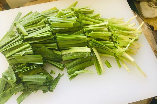 豆皮炒韭菜的做法图解2