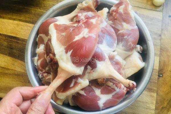 过油鸭的做法图解1
