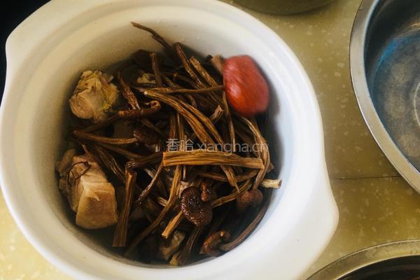 茶树菇老鸭汤的做法图解3