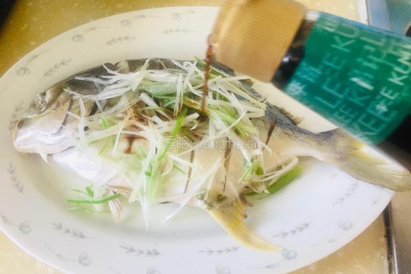 清蒸金鲳鱼的做法图解5
