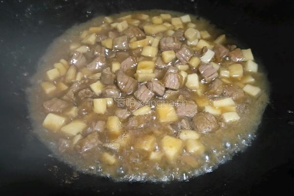 杏鲍菇炒牛肉粒的做法图解8