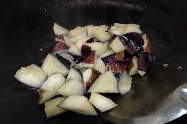 茄子炒番茄的做法图解2