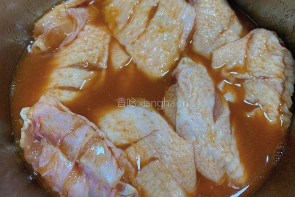 奥尔良烤鸡翅膀的做法图解3