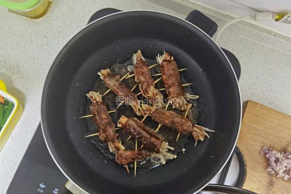 香煎肥牛金针菇卷的做法图解4