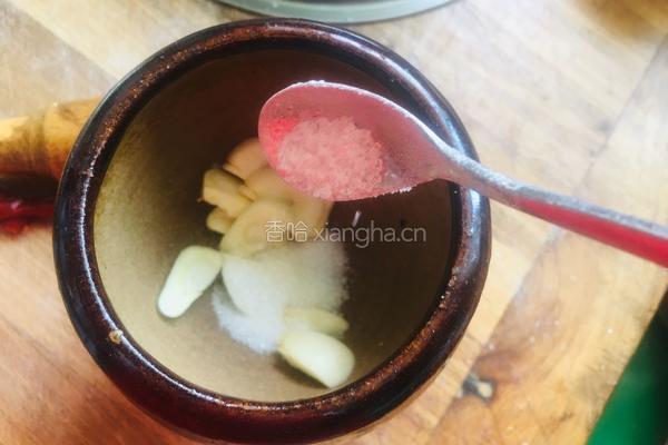炝拌菜花的做法图解1