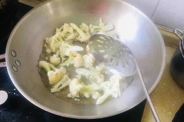 炝拌菜花的做法图解3