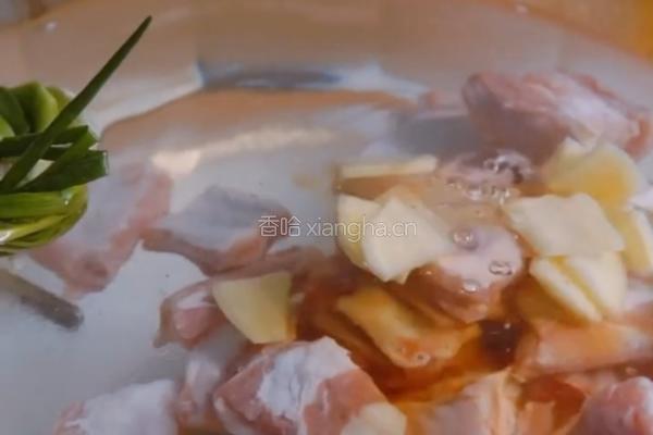 超下饭的话梅小排的做法图解2
