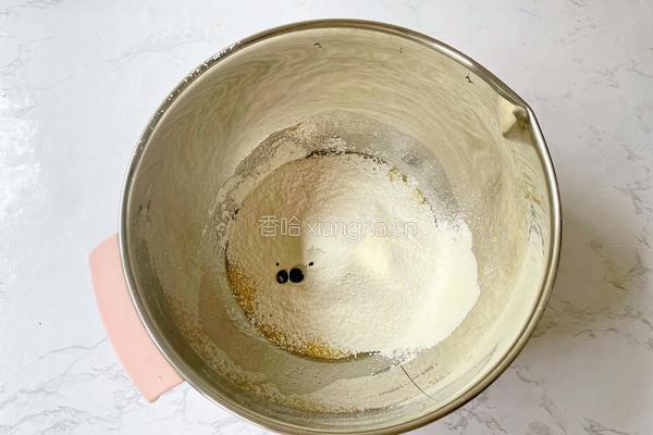 红丝绒奶盖卷的做法图解4