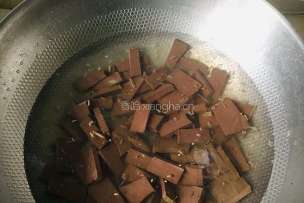 鸭血粉丝海菜汤的做法图解4