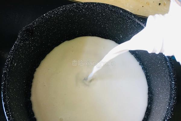 牛奶香蕉煮麦片的做法图解2