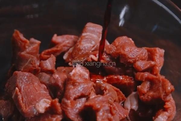 简单易做的牙签牛肉的做法图解2