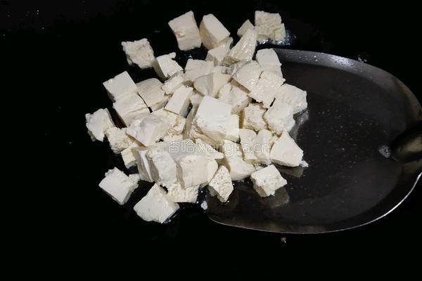 麻辣豆腐的做法图解1
