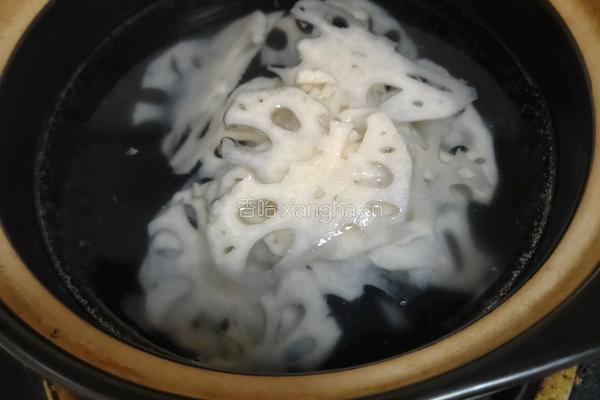 凉拌麻辣莲藕的做法图解2