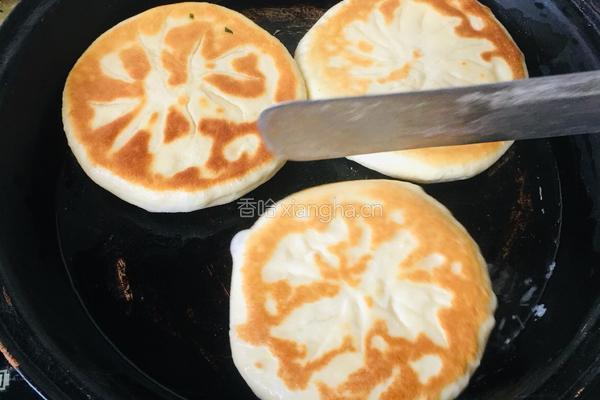 韭菜鸡蛋发面馅饼的做法图解4