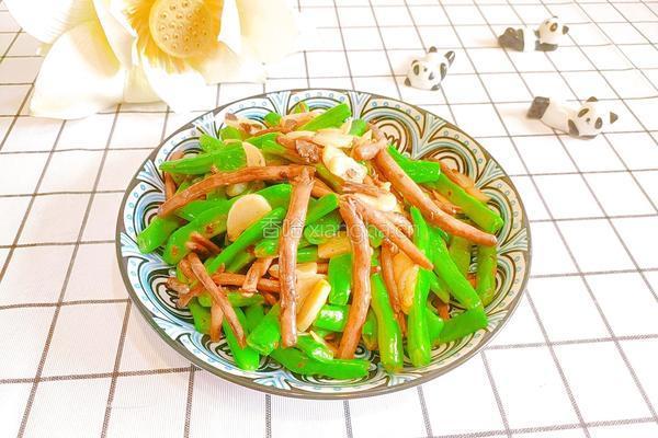 茶树菇炒四季豆的做法图解1