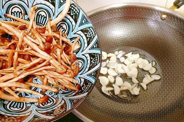 茶树菇炒四季豆的做法图解10