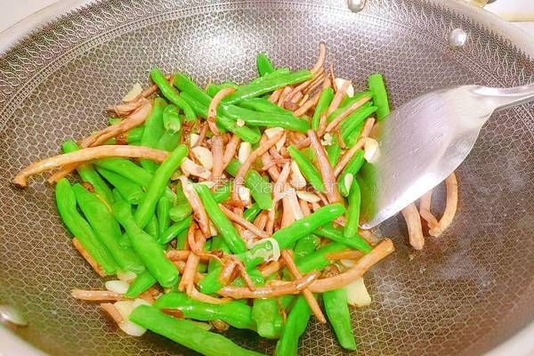 茶树菇炒四季豆的做法图解13