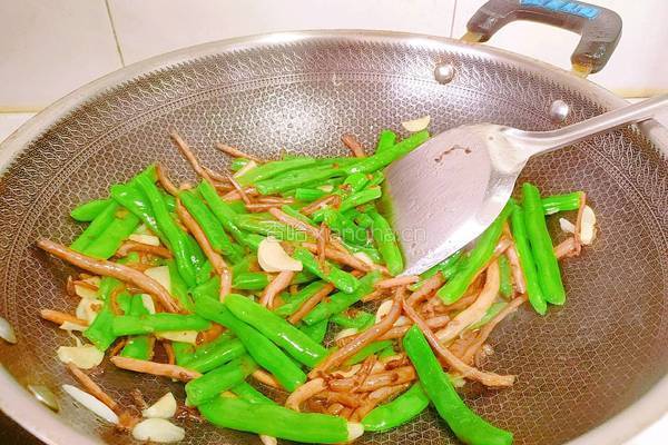 茶树菇炒四季豆的做法图解15