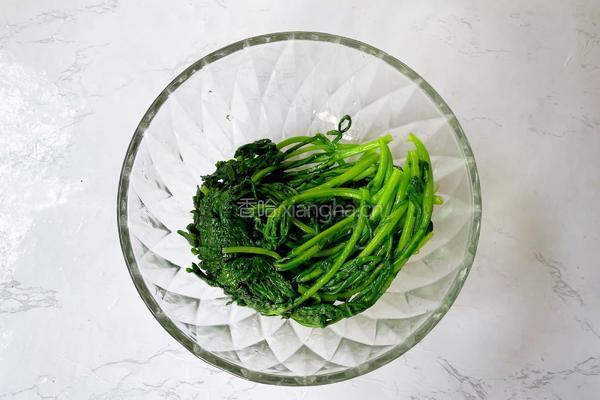 凉拌茼蒿的做法图解6