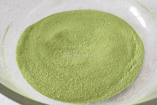奶香冻干草莓的做法图解2