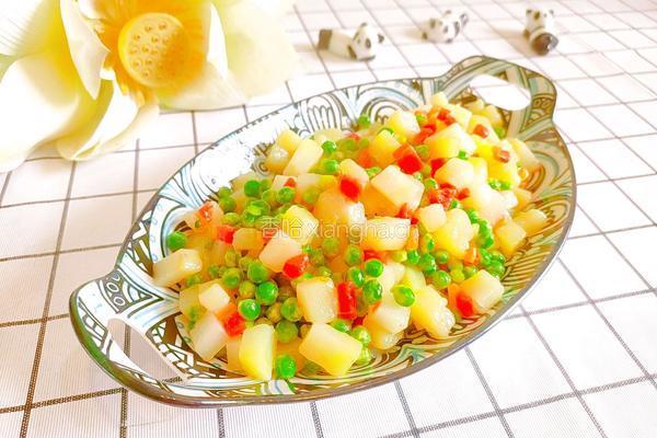 豌豆胡萝卜炒土豆的做法图解1