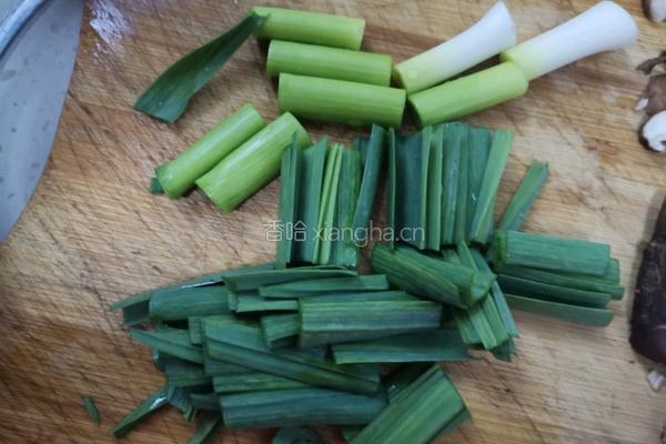 香菇炒鸡蛋的做法图解3