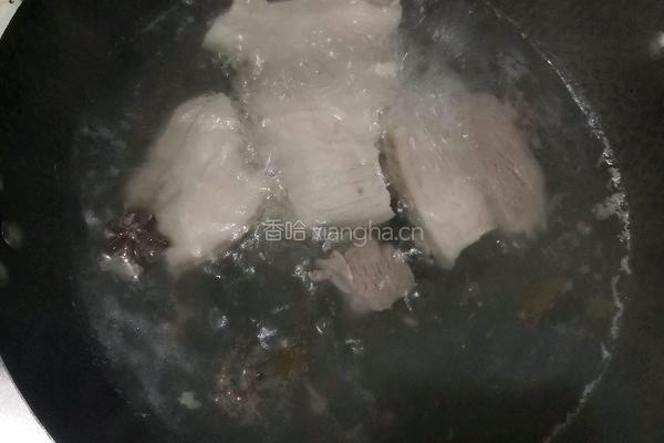 芋头扣肉的做法图解2
