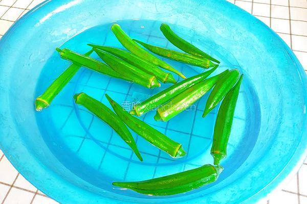 虾仁炒秋葵的做法图解7