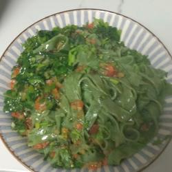 手擀菠菜面的做法[图]