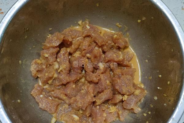 菠萝咕噜肉的做法图解1