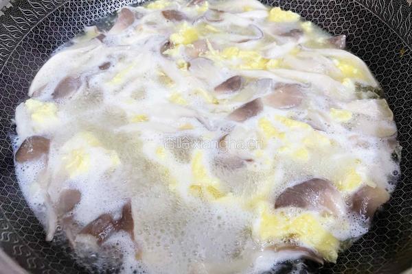 鸡蛋平菇汤的做法图解11