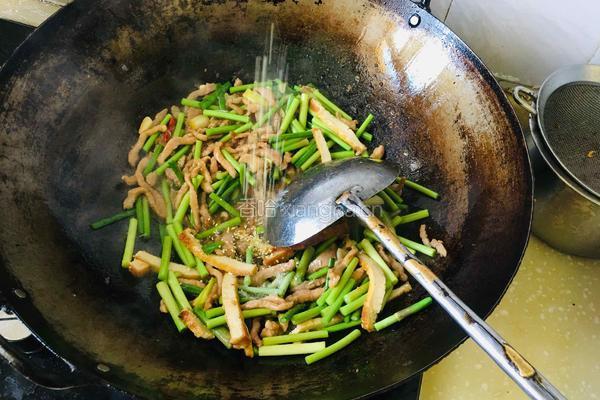 蒜苔豆干炒肉丝的做法图解7