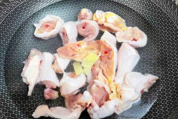 香菇炖鸡腿的做法图解5