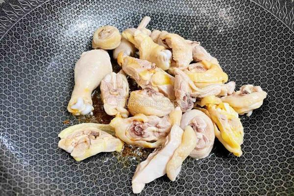 香菇炖鸡腿的做法图解8