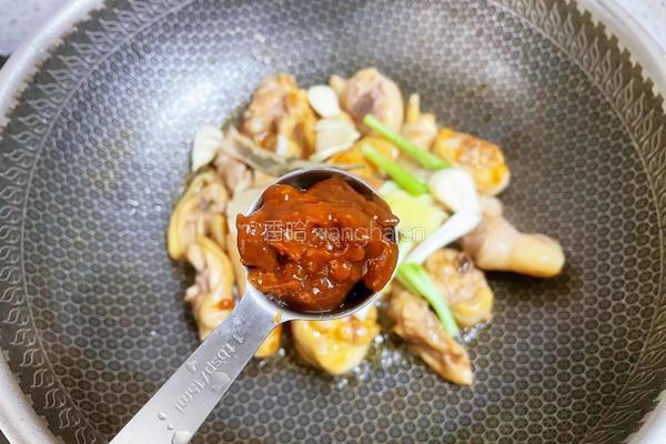 香菇炖鸡腿的做法图解10