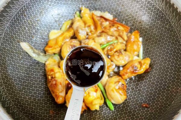 香菇炖鸡腿的做法图解12