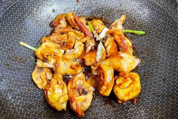 香菇炖鸡腿的做法图解14
