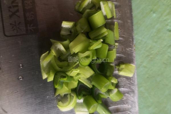 青椒胡萝卜炒土豆丝的做法图解4