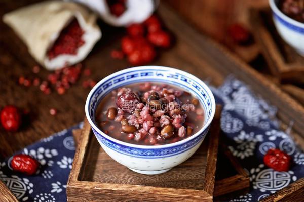 红豆薏米祛湿粥的做法图解7