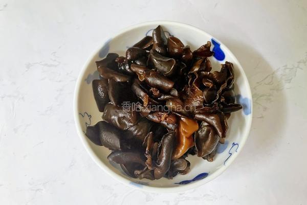 黄瓜炒木耳的做法图解4