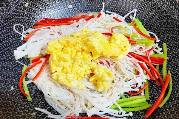 金针菇炒鸡蛋的做法图解9
