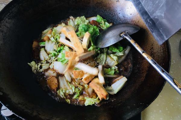 红烧肉烩菜的做法图解9
