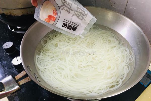 螺蛳粉的做法图解3