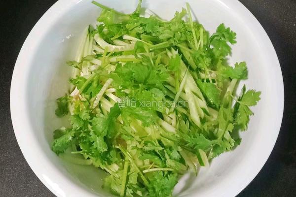 凉拌手撕鸡丝的做法图解15
